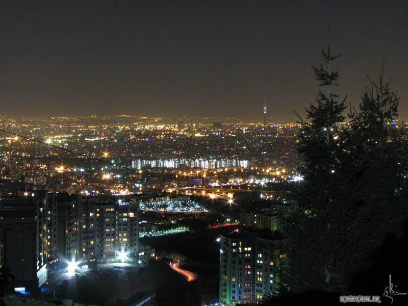 تهران شب است